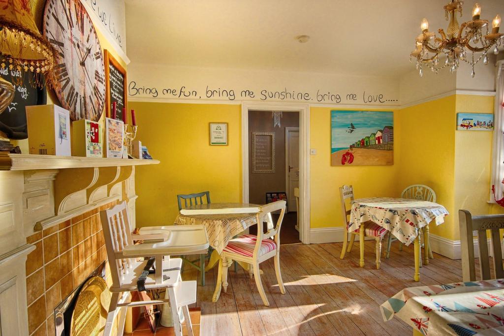 Hooray Henrys Bed & Breakfast Sheringham Exterior photo
