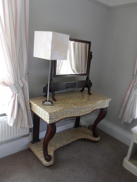 Hooray Henrys Bed & Breakfast Sheringham Exterior photo